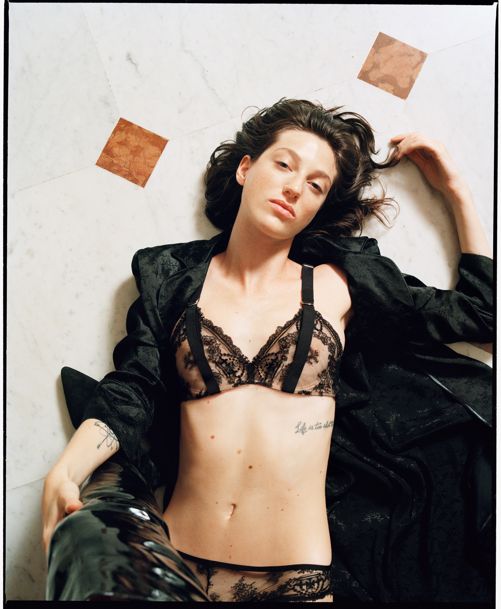 CARACTERE-UNDERWIRED_TRIANGLE_BRA_BOXER-BLACK