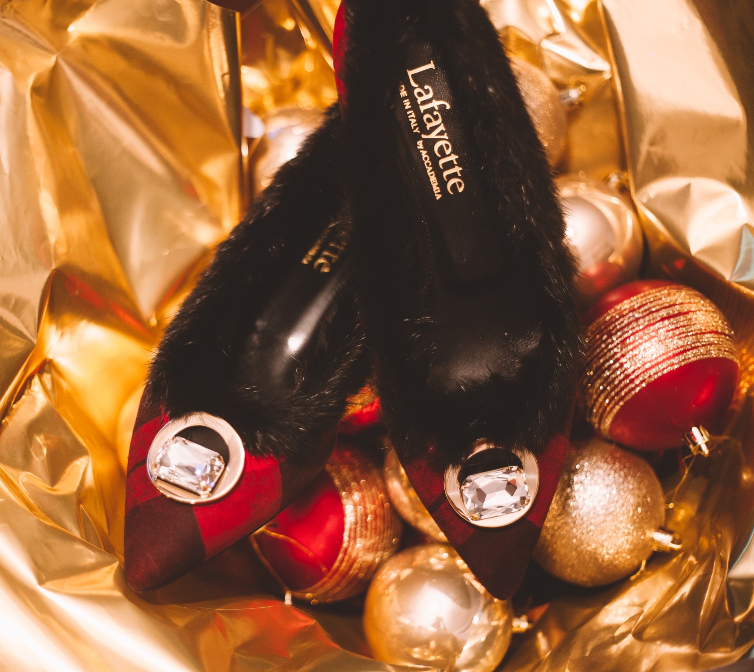 Кинотеатр в салоне