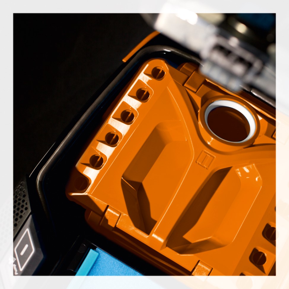 AMFIBIA-PET-thomas_16_bl