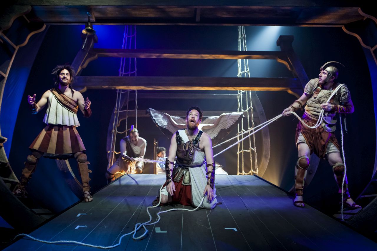Сцена из спектакля «Странствия Одиссея», фотограф Кфир Болтин