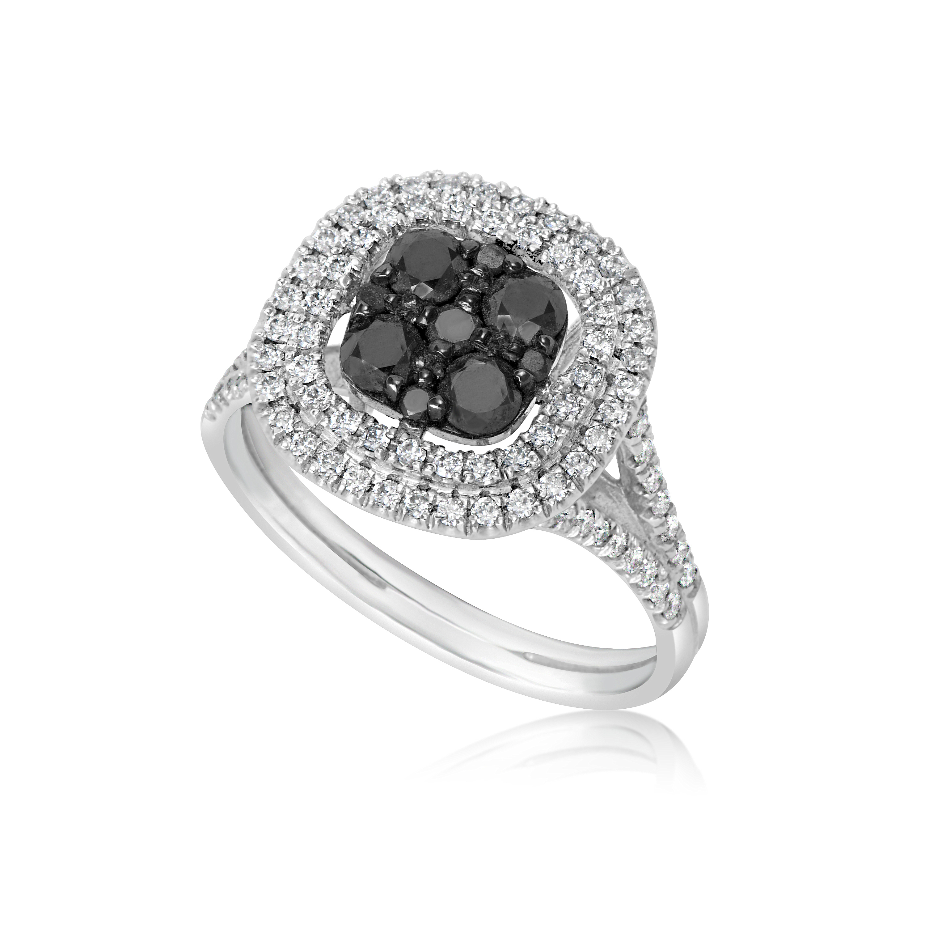 Роскошное кольцо из белого золота с белыми и черными бриллиантами