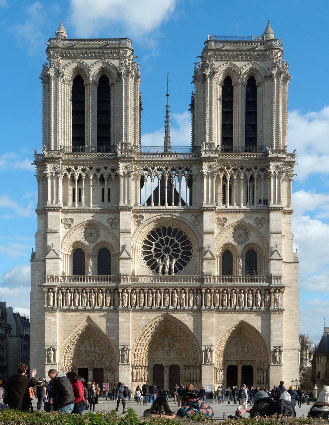 notre-dame-de-paris-2-1068x1380